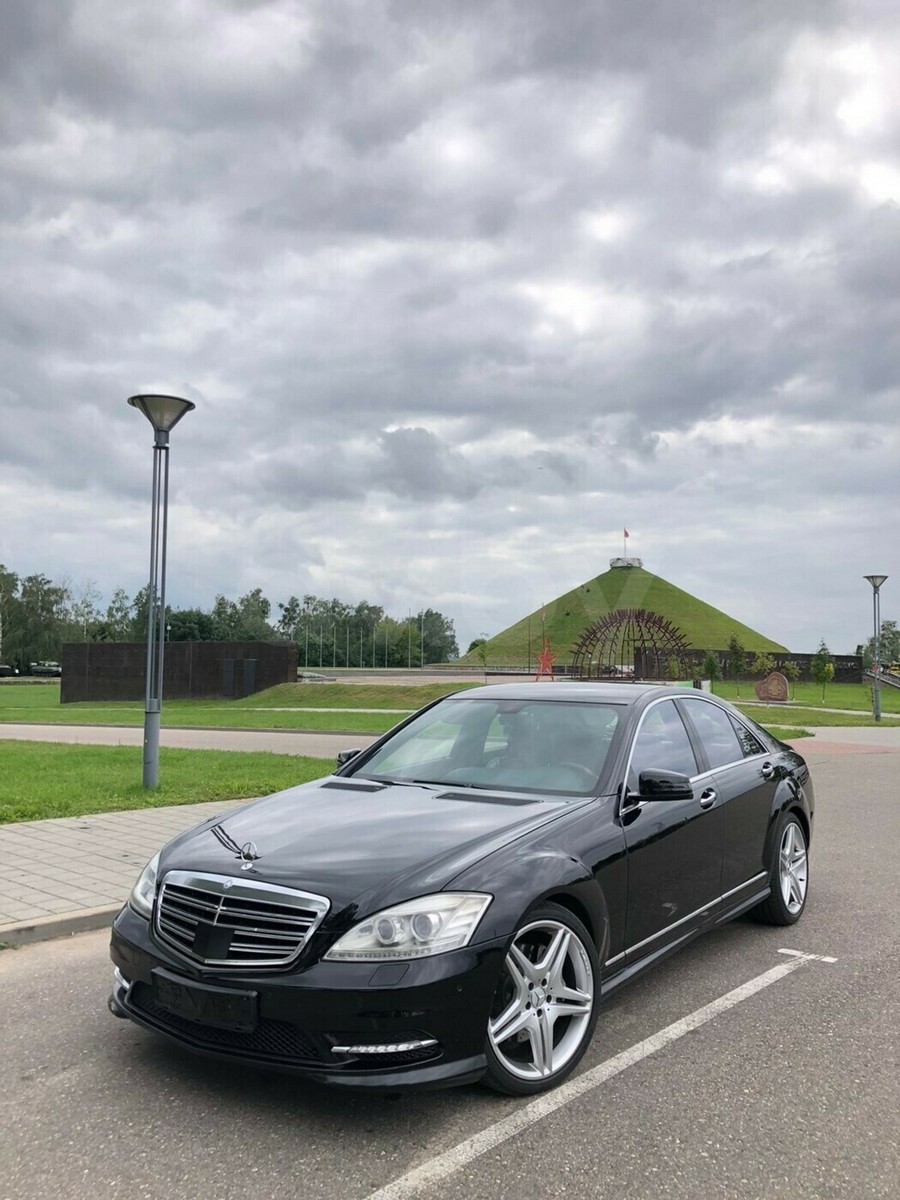 Mercedes-Benz с многоконтурными сиденьями Mercedes-Benz с многоконтурными сиденьями
